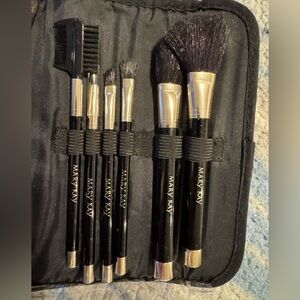 NEW MARY KAY TRVEL MAKEUP BRUSHES